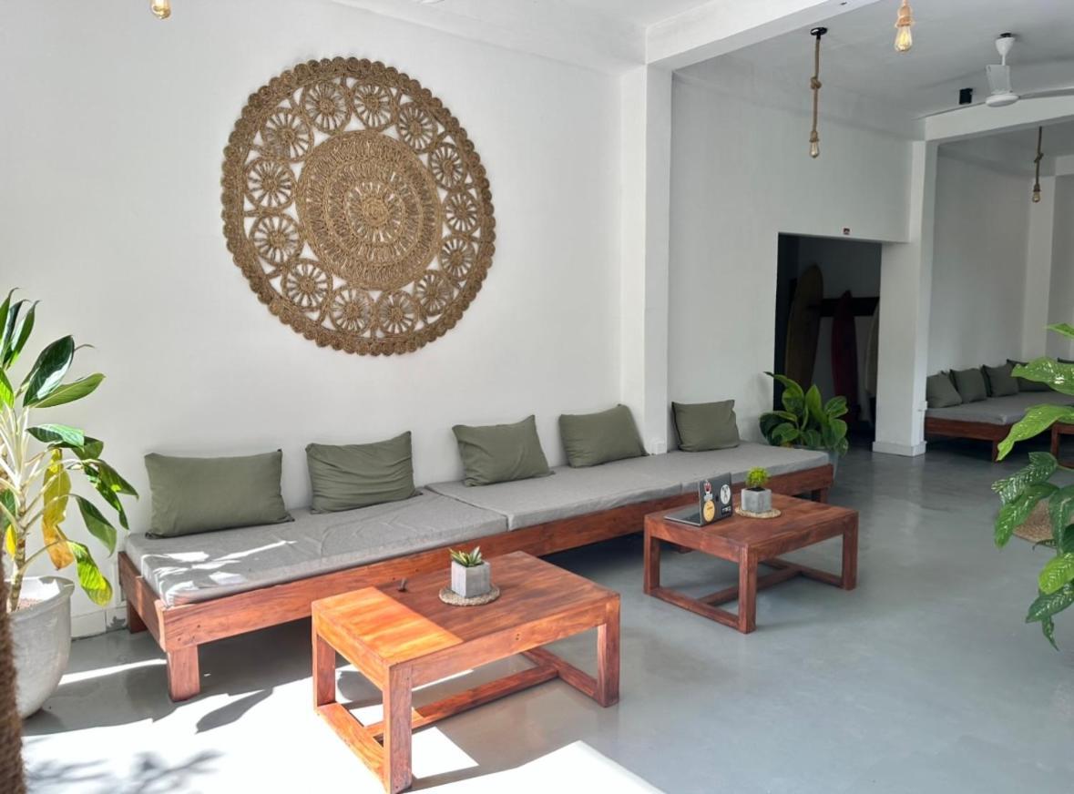 Drifter - Rooms & Food Midigama East Esterno foto