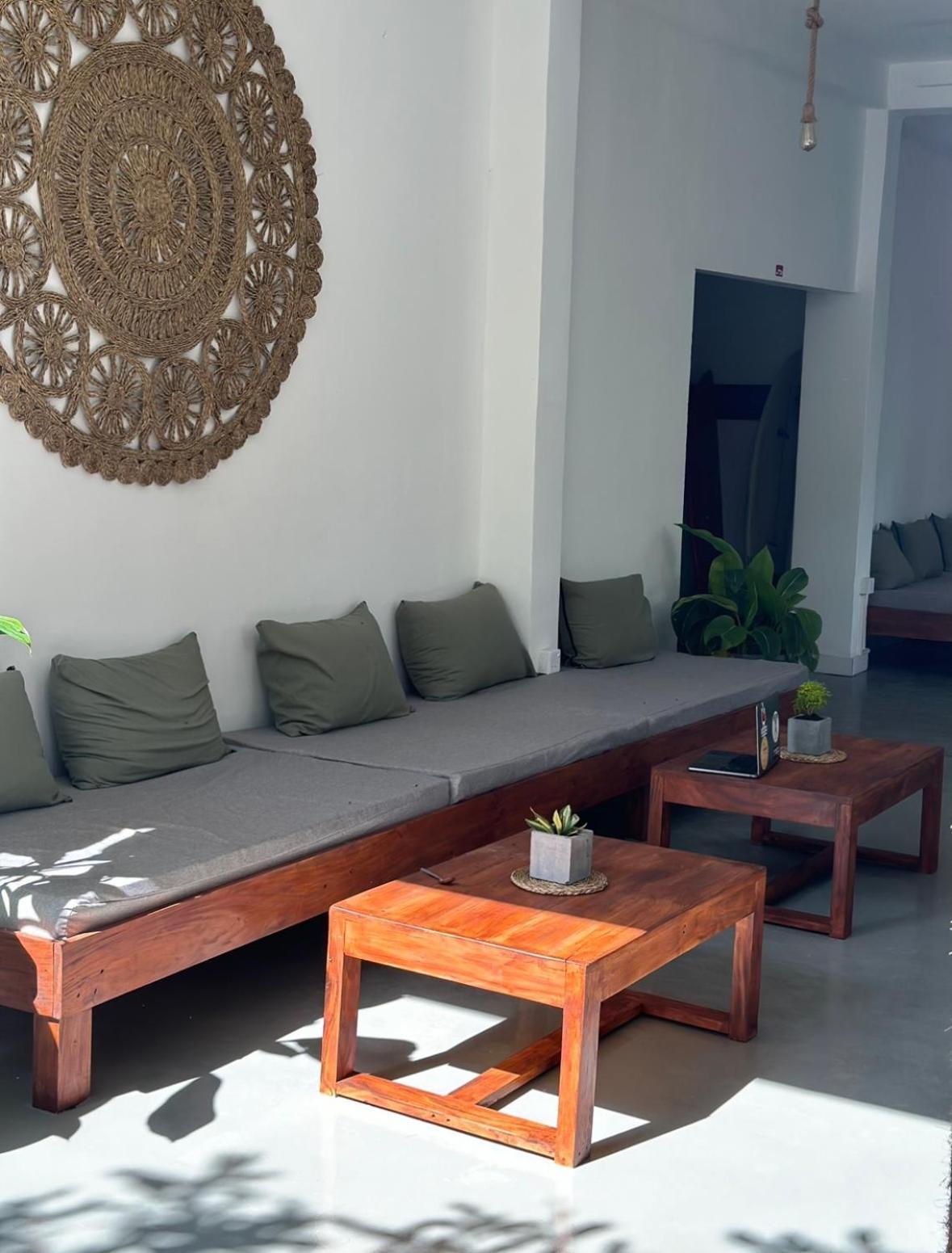 Drifter - Rooms & Food Midigama East Esterno foto