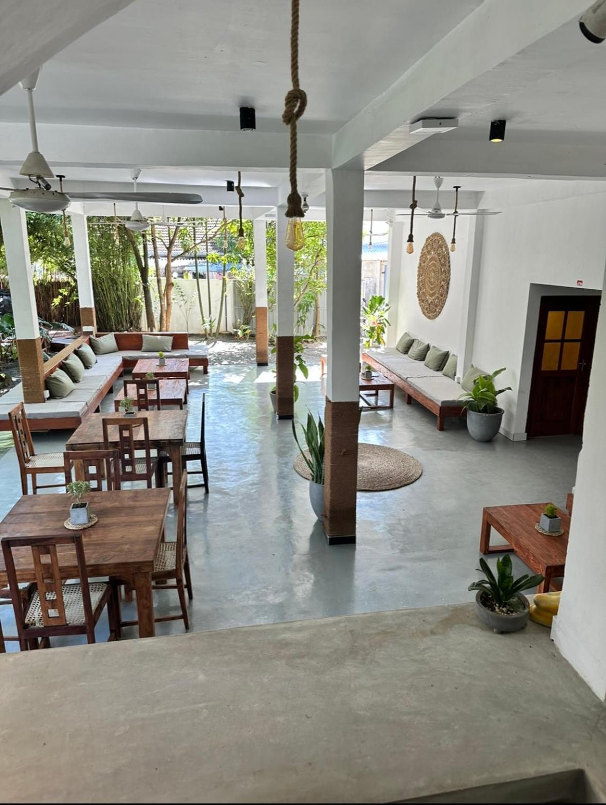 Drifter - Rooms & Food Midigama East Esterno foto