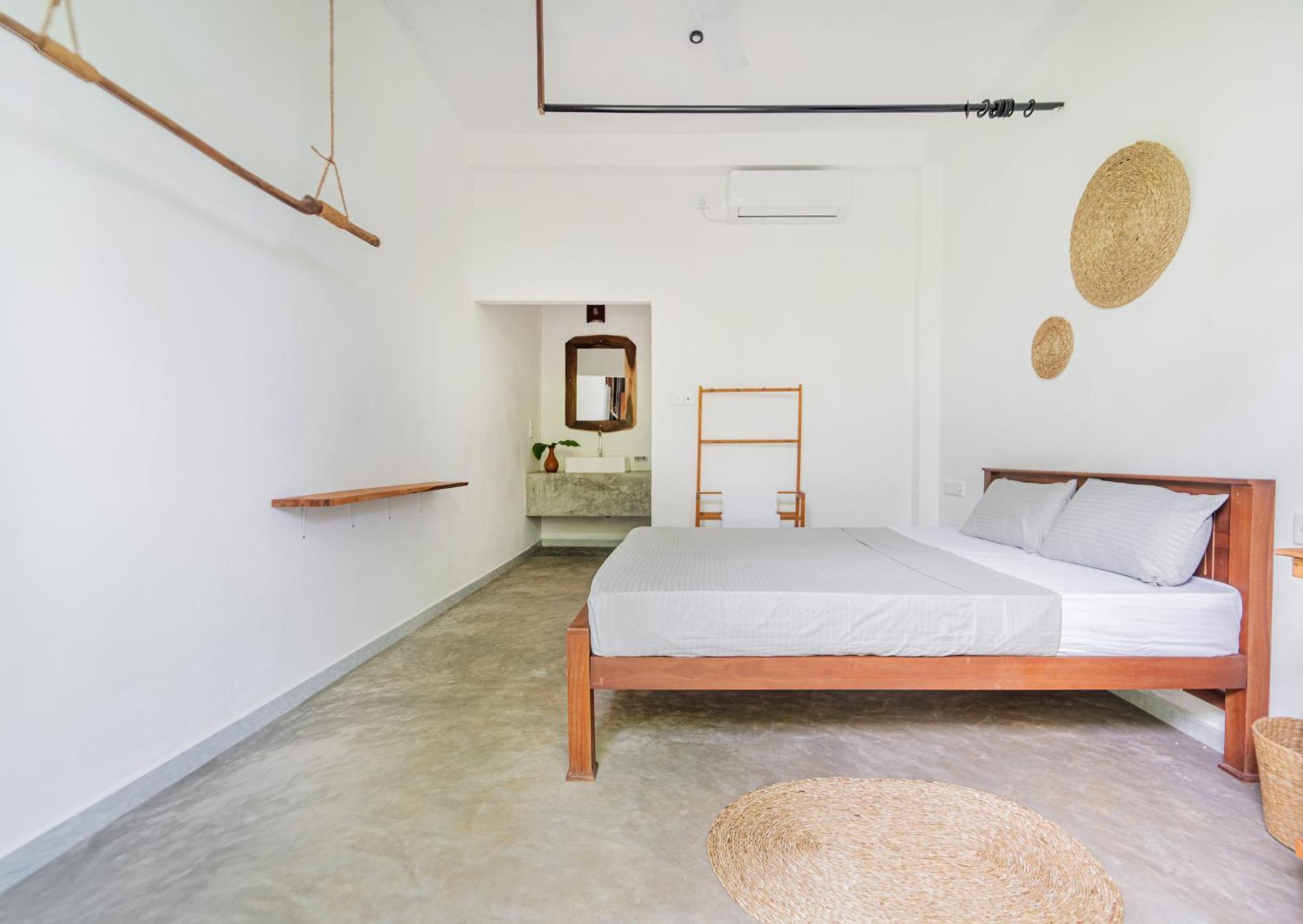 Drifter - Rooms & Food Midigama East Esterno foto