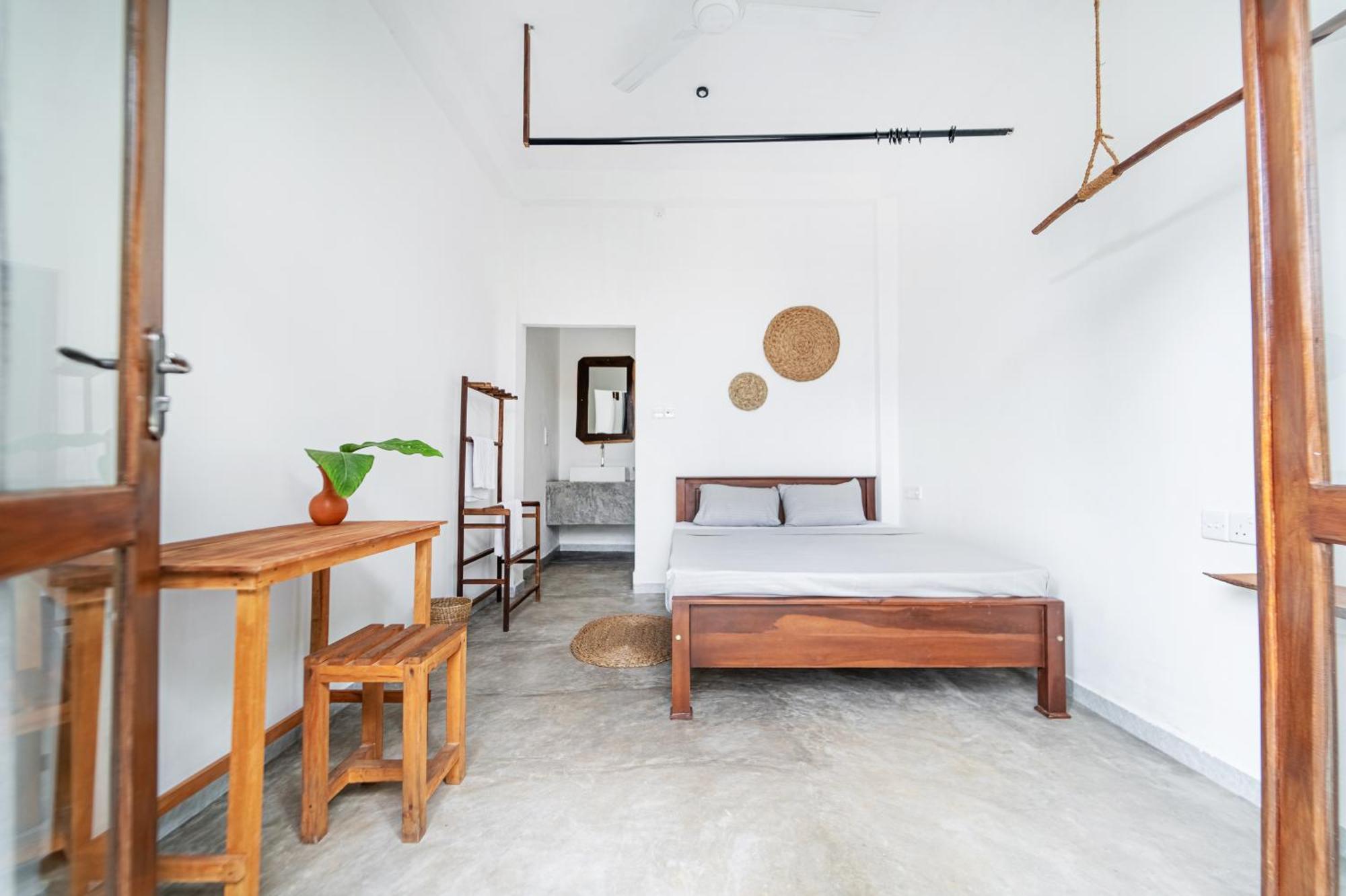 Drifter - Rooms & Food Midigama East Esterno foto