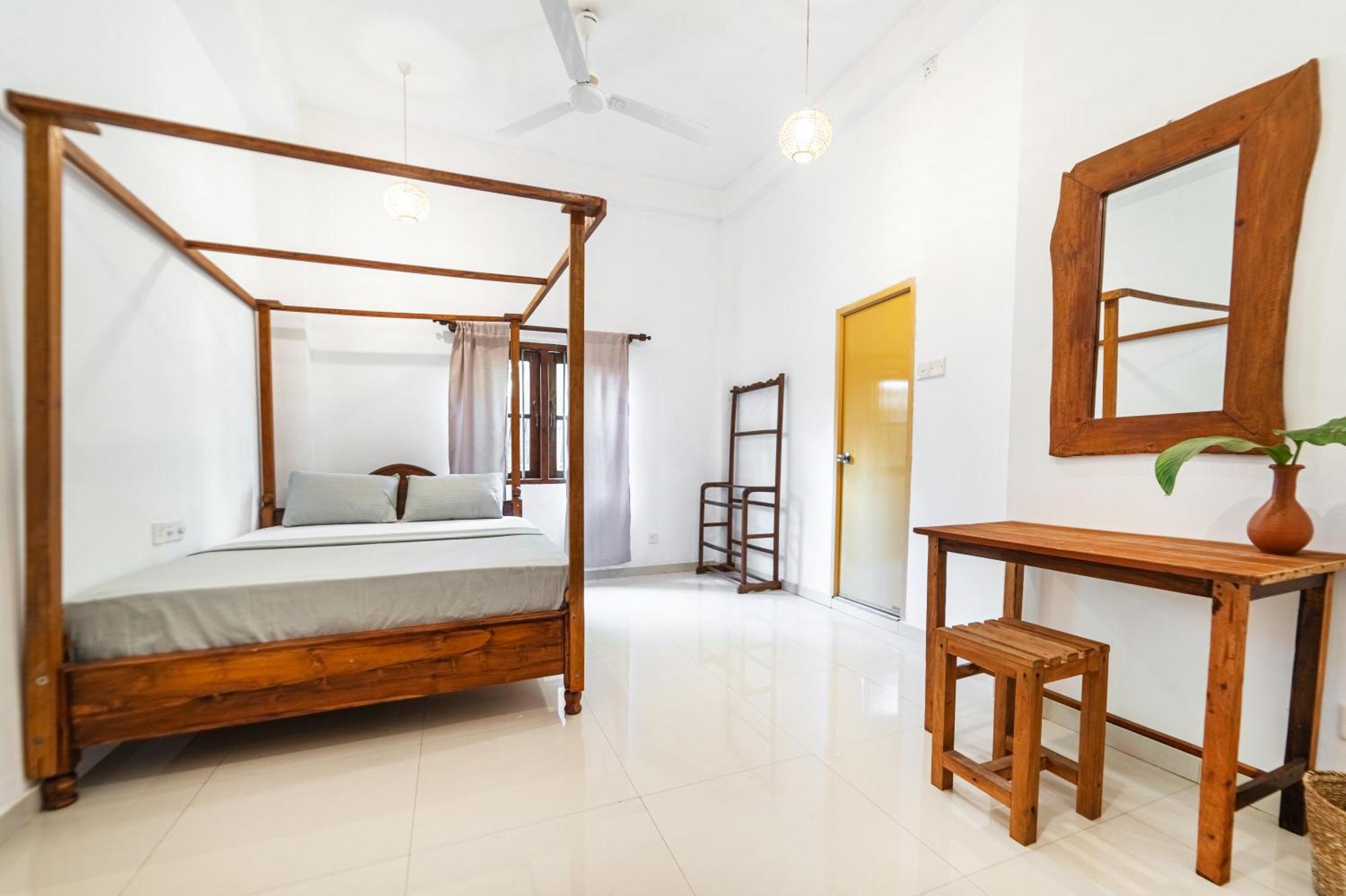 Drifter - Rooms & Food Midigama East Esterno foto
