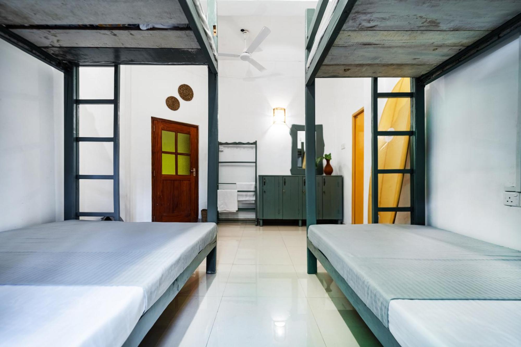Drifter - Rooms & Food Midigama East Esterno foto